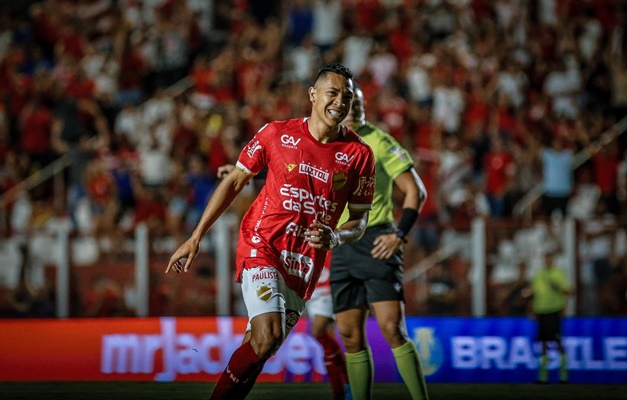 Com vitória de 4 a 1, Vila Nova rebaixa Londrina à Série C do Brasileirão