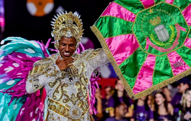 Viradouro e Mangueira se destacam na 2ª noite de desfiles na Sapucaí